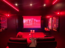 Suite cinéma et jacuzzi privé, hôtel à Melun