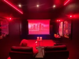 Suite cinéma et jacuzzi privé