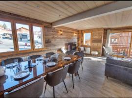 Chalet 24 pers sur la route du tour, Hotel in Huez
