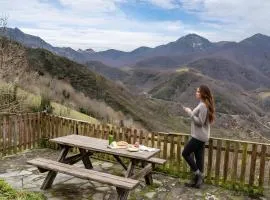 Montegrande rodeado de montañas