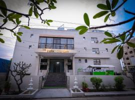 Tulsi Garden- Near Prem Mandir Vrindavan, отель в Вриндаване