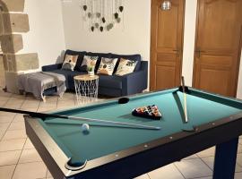 Gîte La Servolle, hotell i Bourg-Lastic