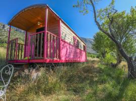 Roulotte Ferme Saint-Pierre, hotel a Bargème
