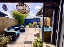 1001 Nights Luxury Spa Oasis with jacuzzi sauna and garden near Amsterdam