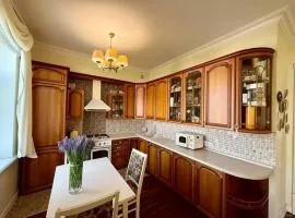 Апартаменти в центрі біля Мост-Сіті та Набережною