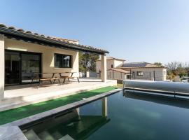 Villa Sérénity 10 pers maxi, hotel a Mondragon