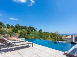 Villa Belenos Piscine vue mer