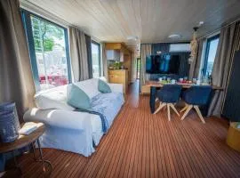 Hausbootabenteuer Ariella Woma D13