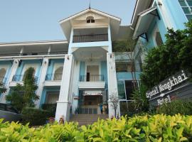 Crystal Nongkhai Hotel, hotell i Nong Khai