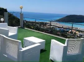 Casa Vista Mare con Giardino