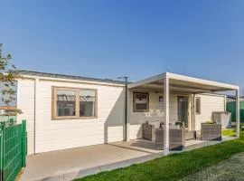 Gorgeous Home In Bredene With Wifi