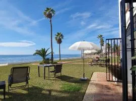 Sea Front Beach House Macarena D