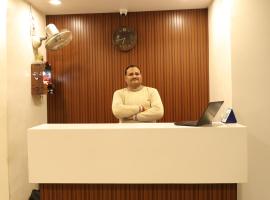 LUXURY ROOMS By HOTEL HARI PALACE، فندق في جانسى