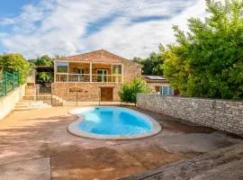 Joli gîte avec piscine