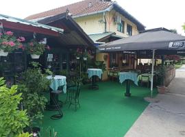 Guljaš Čarda Old, hotel di Šupljak