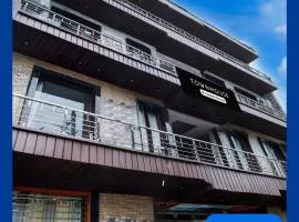Super Townhouse by OYO Chandigarh Near PEC-PGI-PU Formerly Hotel Paradise