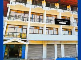 Super Townhouse Madikeri Fort Formerly Hotel Raj, hotel a Madikeri