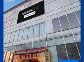 Townhouse Patparganj Near Max Super Speciality Hospital