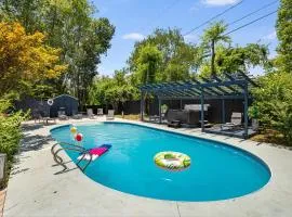 HotTub, FirePit, Pets, Pool Table, Outdoor Dining