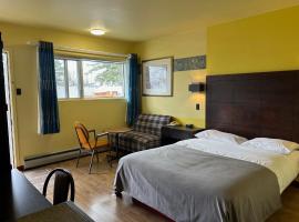 Motel R-100 โรงแรมในลองกัยล์