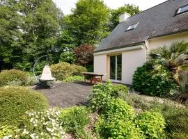 Maison au milieu d'un parc arboré