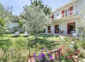 Cozy 2-bdrm-house With Garden