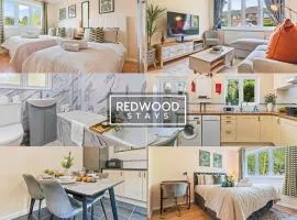 BRAND NEW! Home Near Frimley Hospital, FREE Parking & WiFi By Redwood Stays