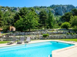 Domaine De La Plaine, hotel di Caille