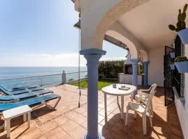 1 House in front of the sea