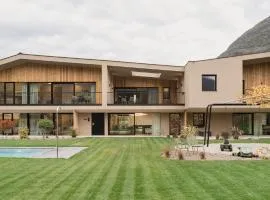 Trianglhof surrounded by vineyards