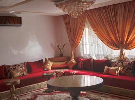 House with swimming pool close to the sea, hotel a Mohammedia