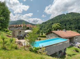 Base Camp Poolhouse, hotell sihtkohas Bad Wildbad