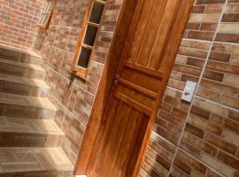 Tiny House Style Guest House, hotel u gradu Kuritiba