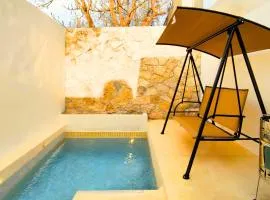 Casa Colibri Central Villa with Private Pool and Tub Merida