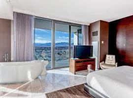 Gorgeous 2 Bedrooms 33rd floor w Balcony