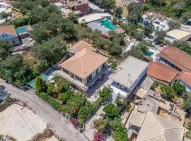 Captain Spiros Casa Bella Trio