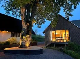 Lippenhof - Unter der Linde