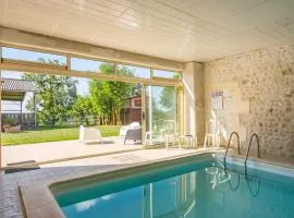 Gite de Groupe piscine intérieure