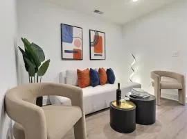 Eclectic Retreat in Heart of Downtown
