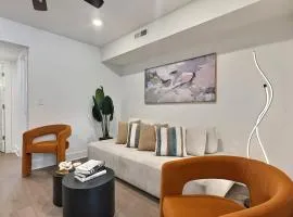 Bright and Beautiful Retreat in Heart of Downtown
