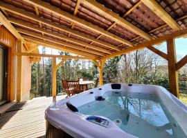 Le Chalet Cocon et Jacuzzi โรงแรมในลาเปอติต-ปีแยร์