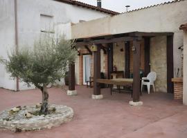 Casa Rural La Abuela Marcelina, hotell i Foncastín