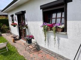 Chez Tantine Nadine, hotel v destinaci Couvin