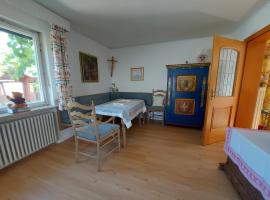 Ferienwohnung Grünwald: Grünwald şehrinde bir otel