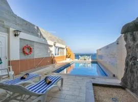 Seaside House With Heated Pool