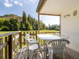 Mobilhome Le Panoramique, hotel di Saint-Pompont