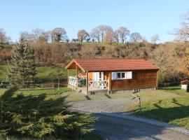 Chalets de la Plaine, hotel berdekatan Casino de Néris-les-Bains, Villebret