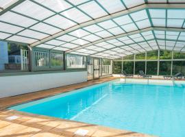 Chalet Ortalon - Hasparren, hotel u gradu Asparan