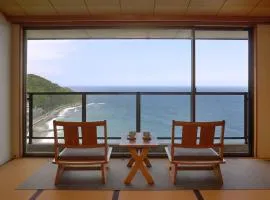 IZU RETREAT by Onko Chishin