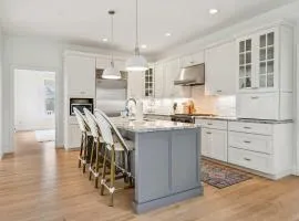 3 Mins to York Beach Large Deck Water View